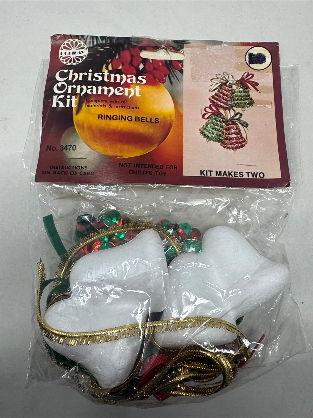 VINTAGE HOLIDAY CHRISTMAS BELLS ORNAMENTS CRAFT KIT PUSH PIN BEADS SEQUINS
